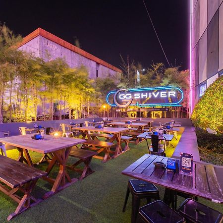 J Icon Hip Hotel Balikpapan  Exterior foto
